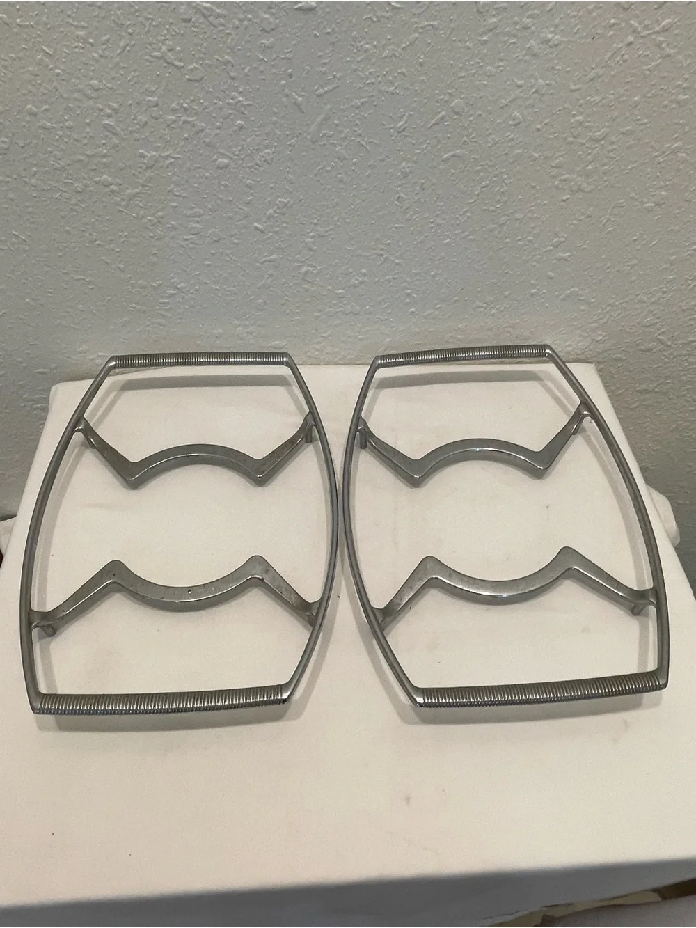 Vintage Corningware Casserole Carrier and Trivet Cooling Tray.